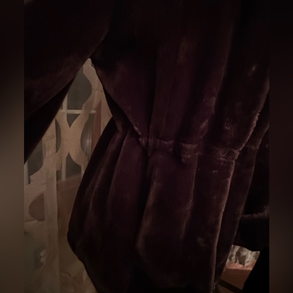 Dennis Basso faux fur coat - Picture 4 of 16